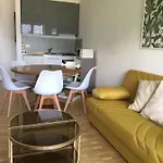 Family Friendly Studio 5 Min City Center 5 Station Apartment *
