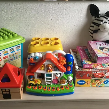 Family Friendly Studio 5 Min City Center 5 Station Apartment *